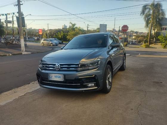 VOLKSWAGEN TIGUAN 2.0 350 TSI GASOLINA ALLSPACE R-LINE 4MOTION DSG VOLKSWAGEN TIGUAN 2.0 350 TSI GASOLINA ALLSPACE R-LINE 4MOTION DSG